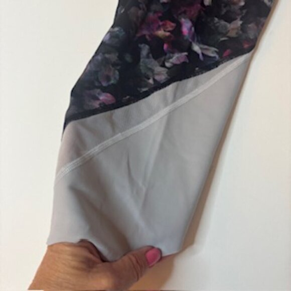 Lululemon Wunder Under Leggings - Size 12 - Picture 2 of 6